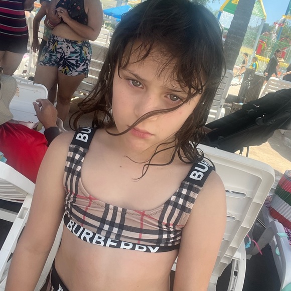 Meet your Posher, Nicole - Picture 12 of 16